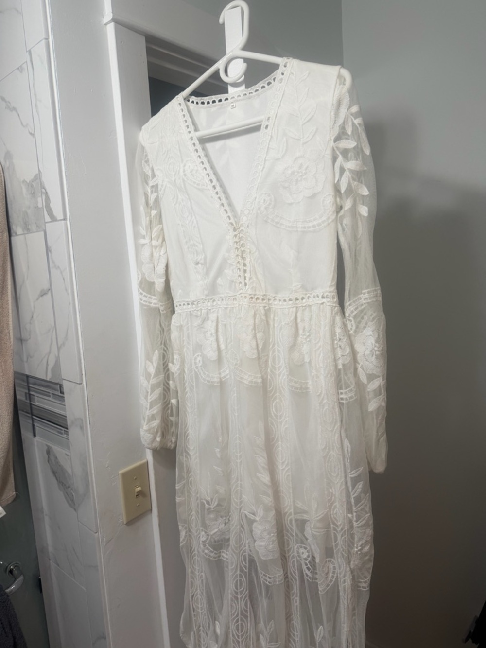 White Lace Long-Sleeve V-Neck Dress